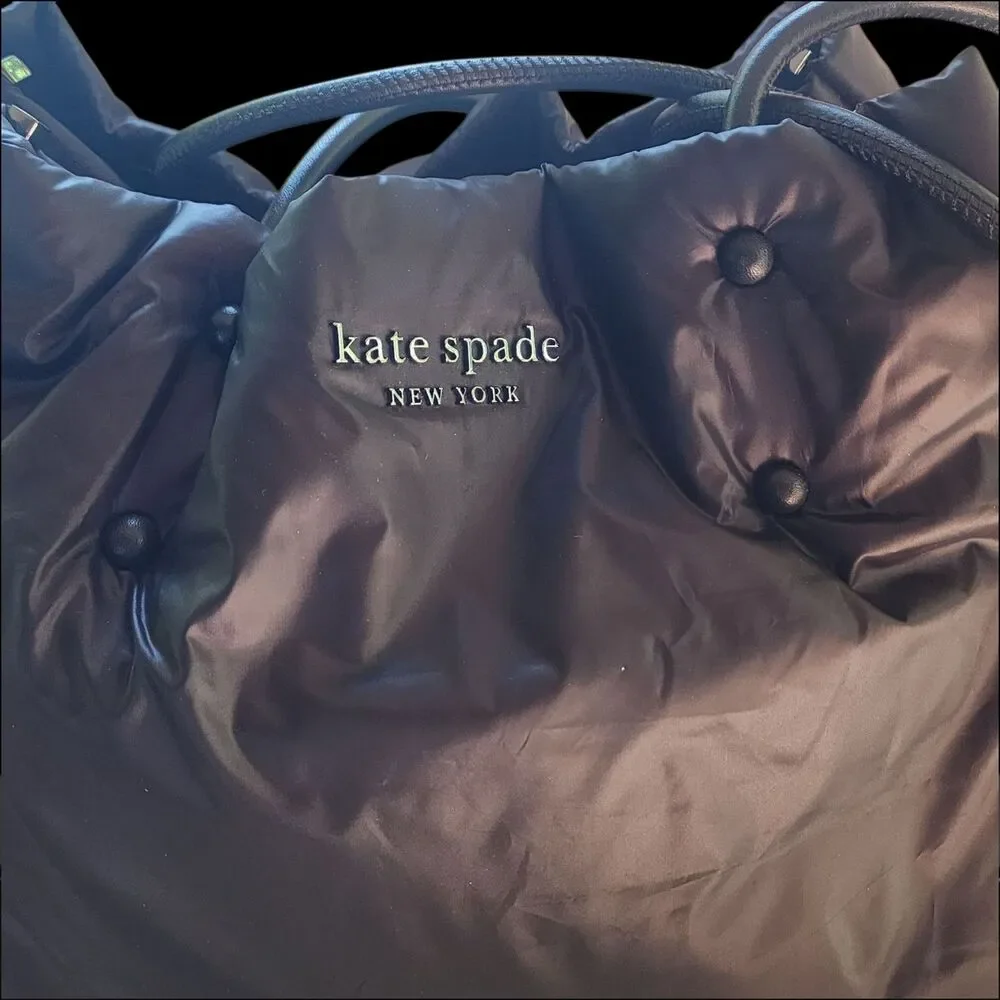 kate spade travel excellent